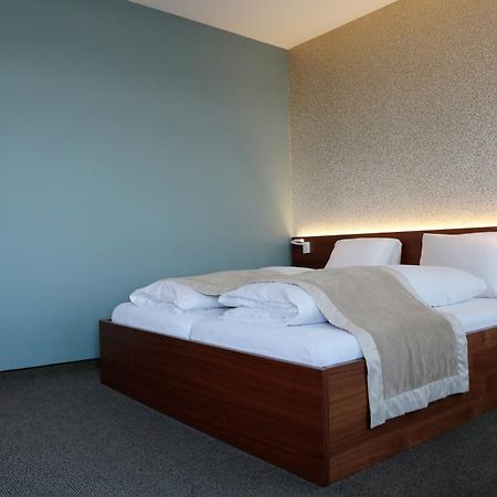 Hotel Engel Am Bahnhof Wadenswil Bagian luar foto