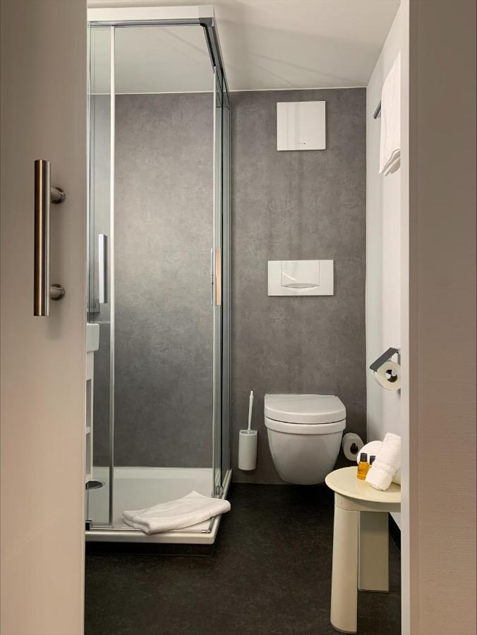 Hotel Engel Am Bahnhof Wadenswil Bagian luar foto