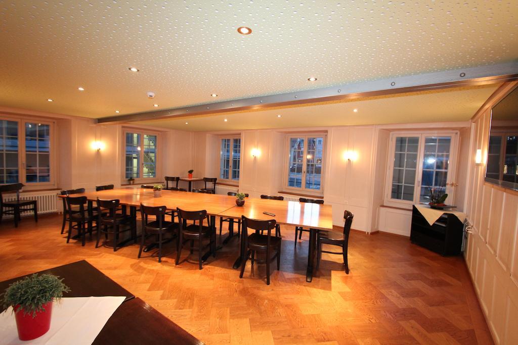 Hotel Engel Am Bahnhof Wadenswil Bagian luar foto