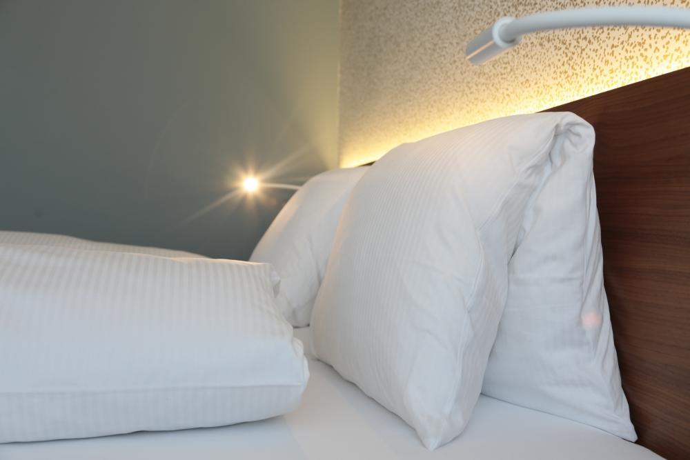 Hotel Engel Am Bahnhof Wadenswil Bagian luar foto